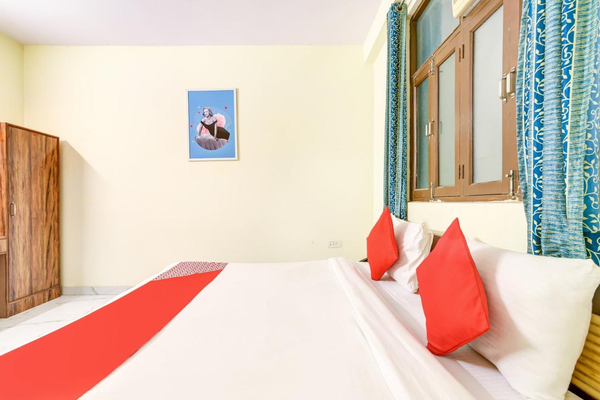 Hotel O 74192 Vishwakarma Palace デリー エクステリア 写真