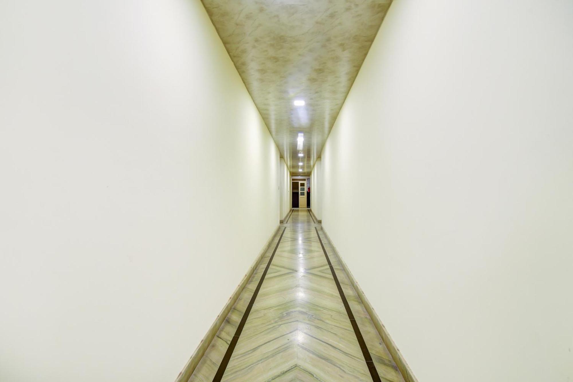 Hotel O 74192 Vishwakarma Palace デリー エクステリア 写真